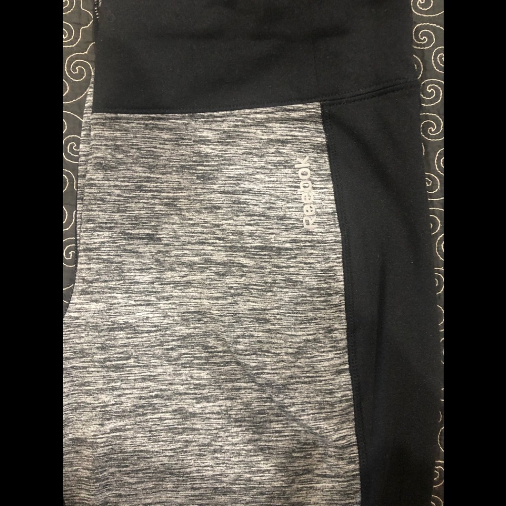 Reebok-playwarm leggings-Large